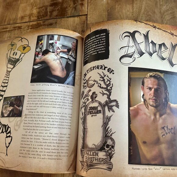 Sons of Anarchy The Official Collectors Edition Book Plus Comic Book - Picture 4 of 9
